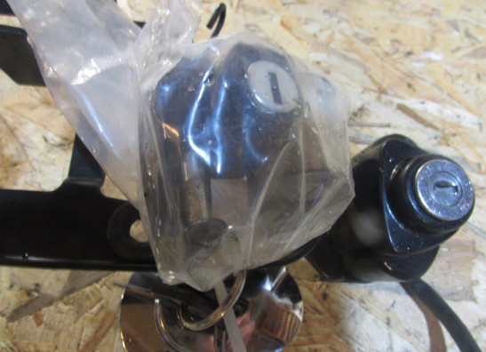 Schlosssatz Honda VF 750 C Magna