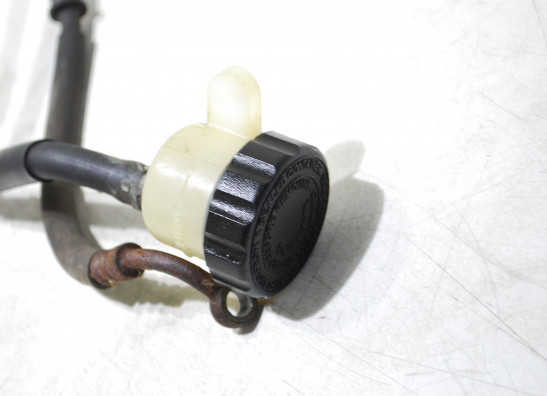 Rempomp achter Yamaha FAZER 600