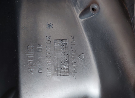 Air intake right Aprilia RSV 1000