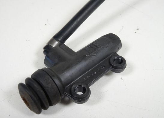 Rempomp achter BMW R 1150 GS