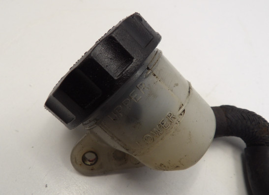 Rempomp achter Honda VFR 750