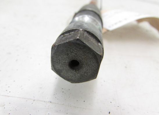 Axle front Honda VF 1100 C Magna