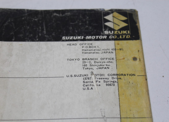 Parts book Suzuki GT 750