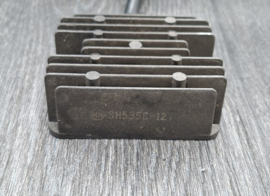 Regulator rectifier  Suzuki VX 800