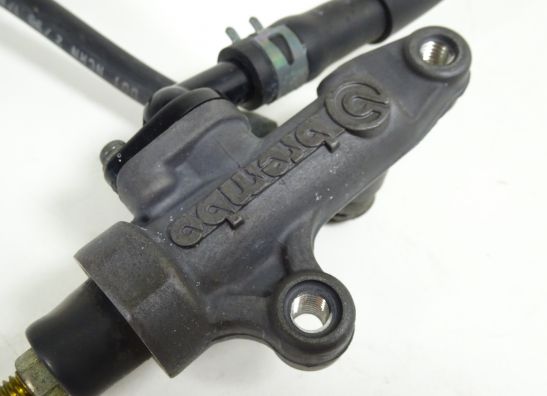 Rempomp achter Yamaha TDM