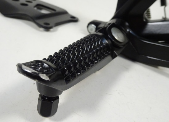 Main step holder right Suzuki GSX R 600