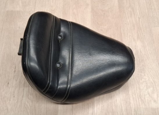 Zadel Honda VF 700  750 C Magna