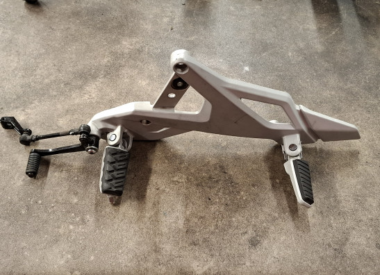 Schetsplaat links CFMoto 650 MT