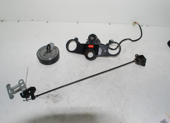 Slotenset Aprilia RSV 1000