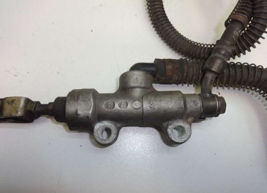 Rempomp achter Kawasaki ZZR 600