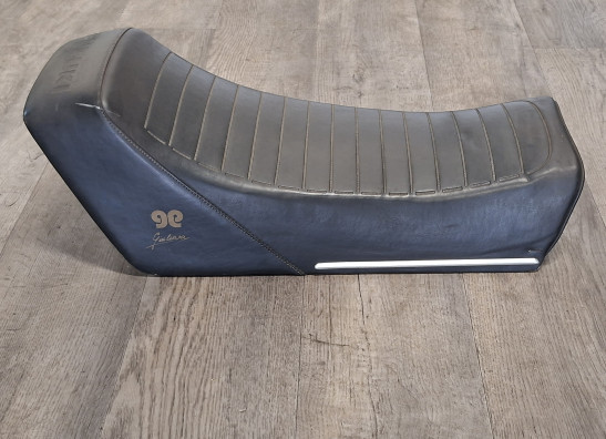 Zadel Suzuki GS 1000