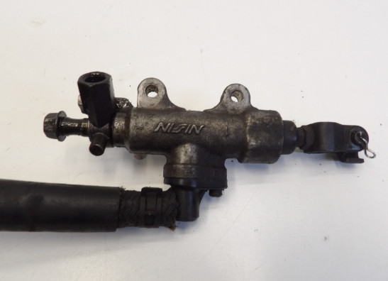 Rempomp achter Honda VFR 750