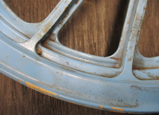 Front Wheel Suzuki GS 550 ES