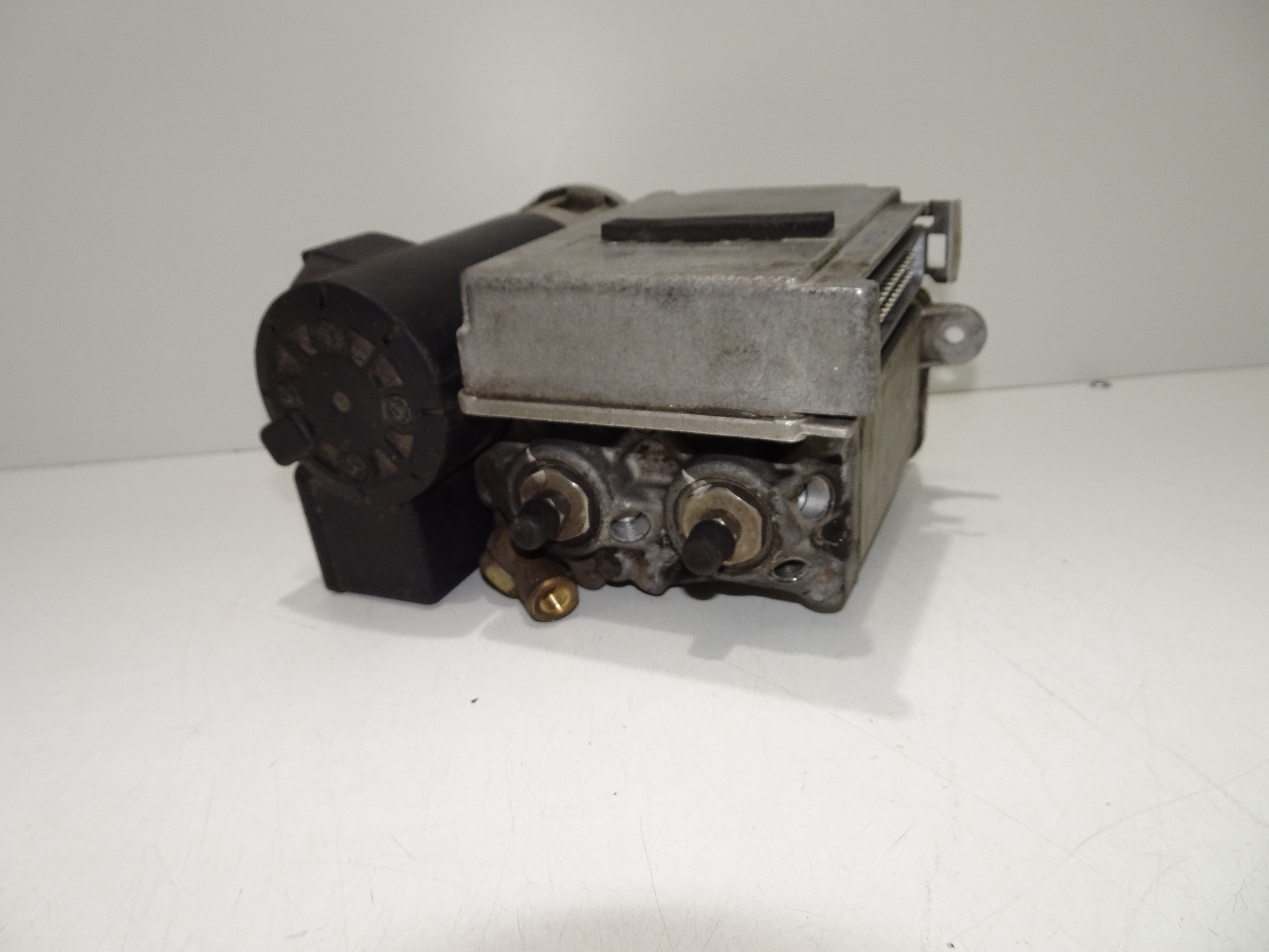 Poggiapiedi Regolabili Per Moto BMW R850R, R850GS, S1000XR - Ergonomici E In Alluminio (Nero) - Foto 2